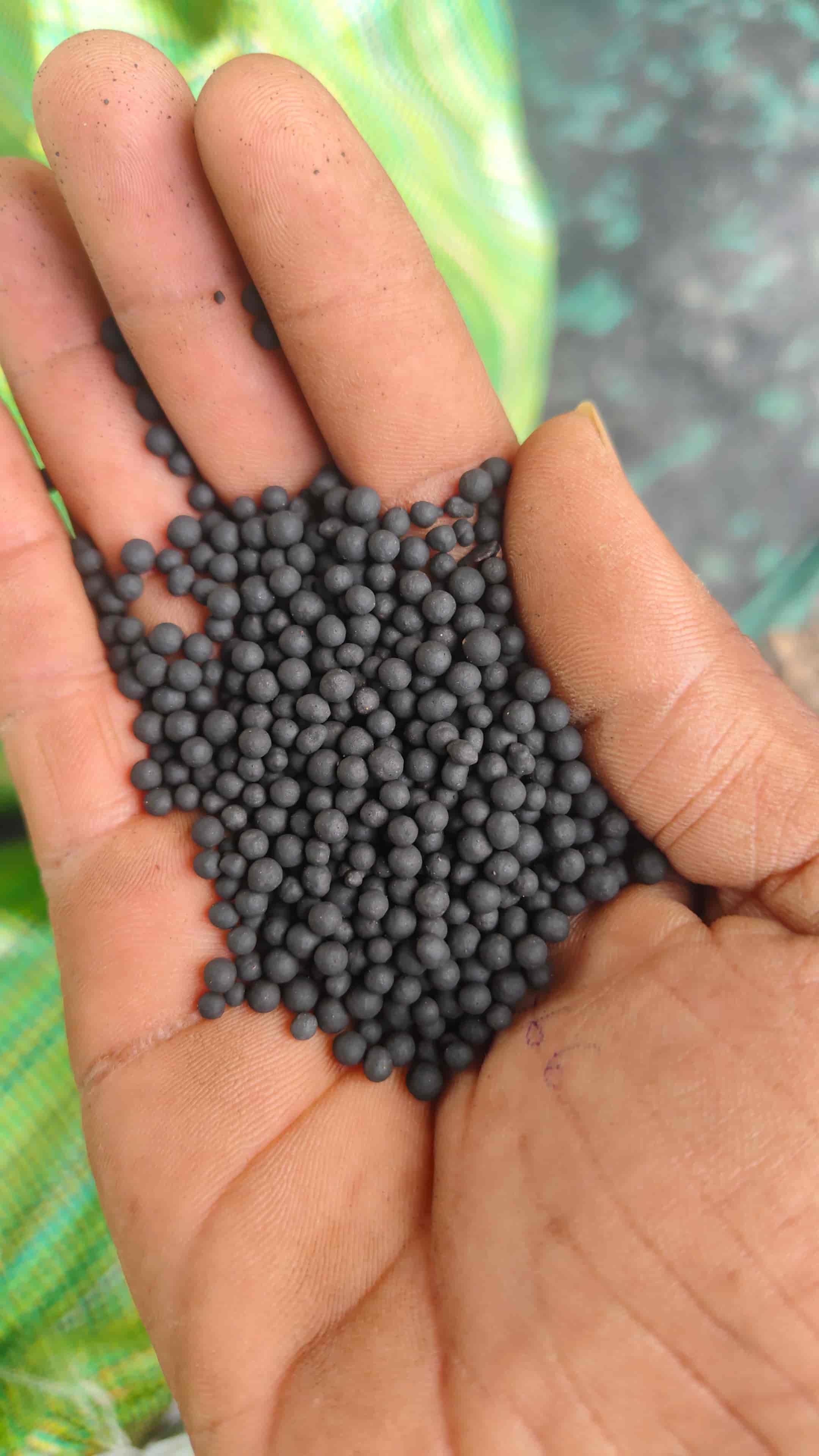 Bentonite Black grenuls 